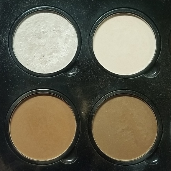 NYX Highlight & Contour Pro Palette - Picture 3 of 4